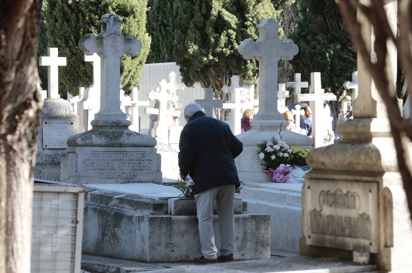 Día de Todos los Santos en el Cementerio del Carmen de Valladolid.