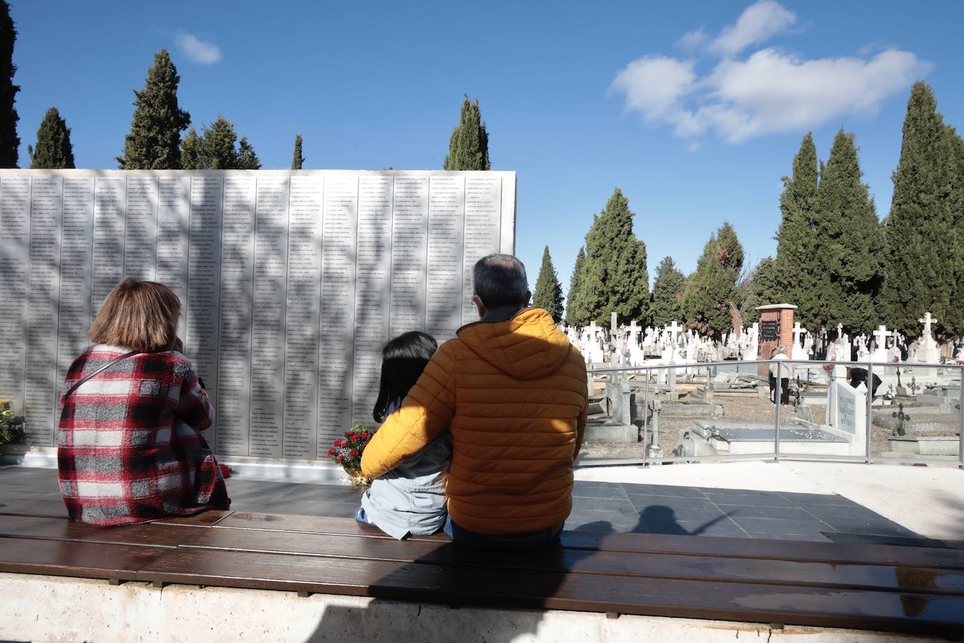 Día de Todos los Santos en el Cementerio del Carmen de Valladolid.