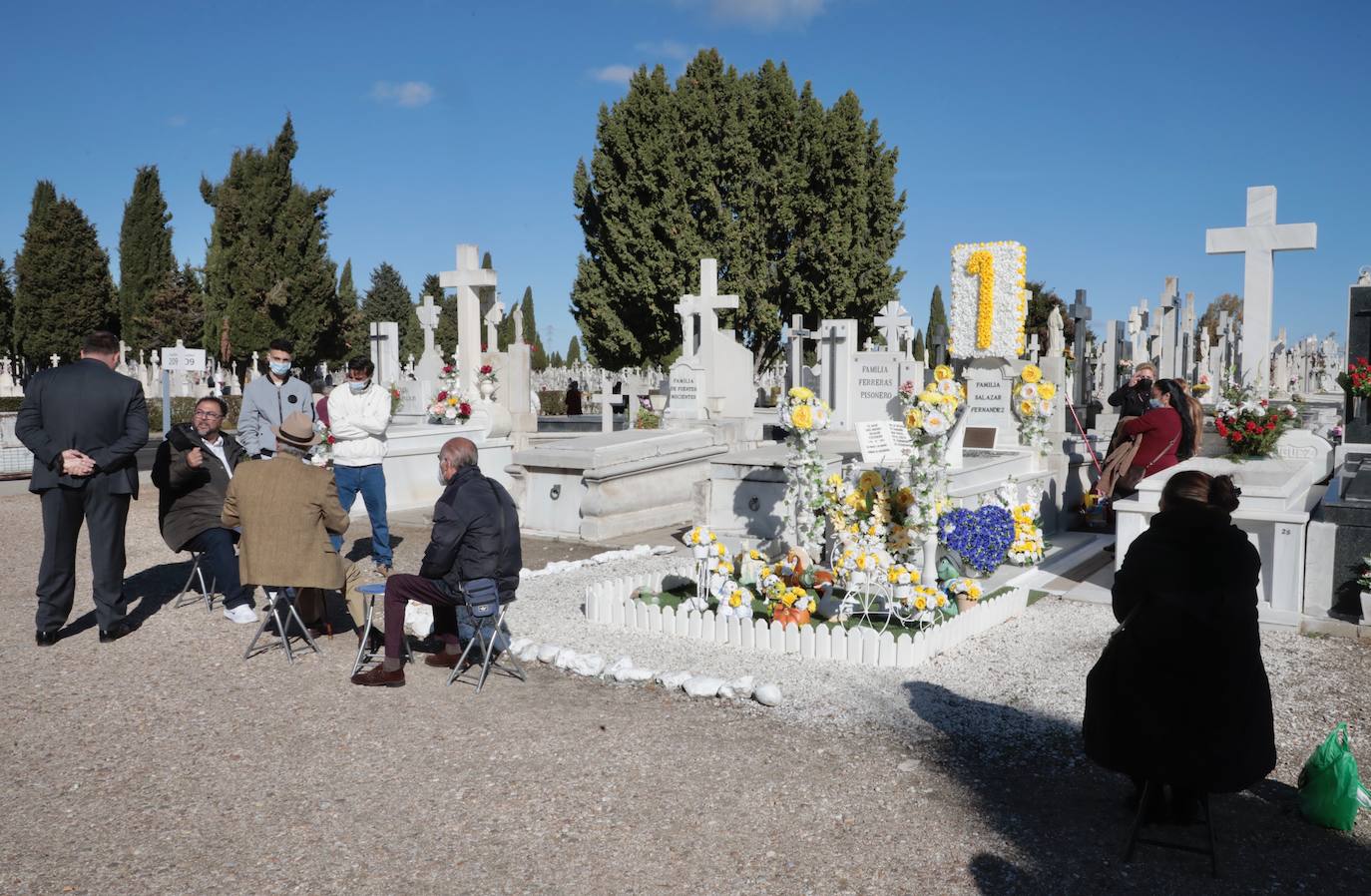 Día de Todos los Santos en el Cementerio del Carmen de Valladolid.