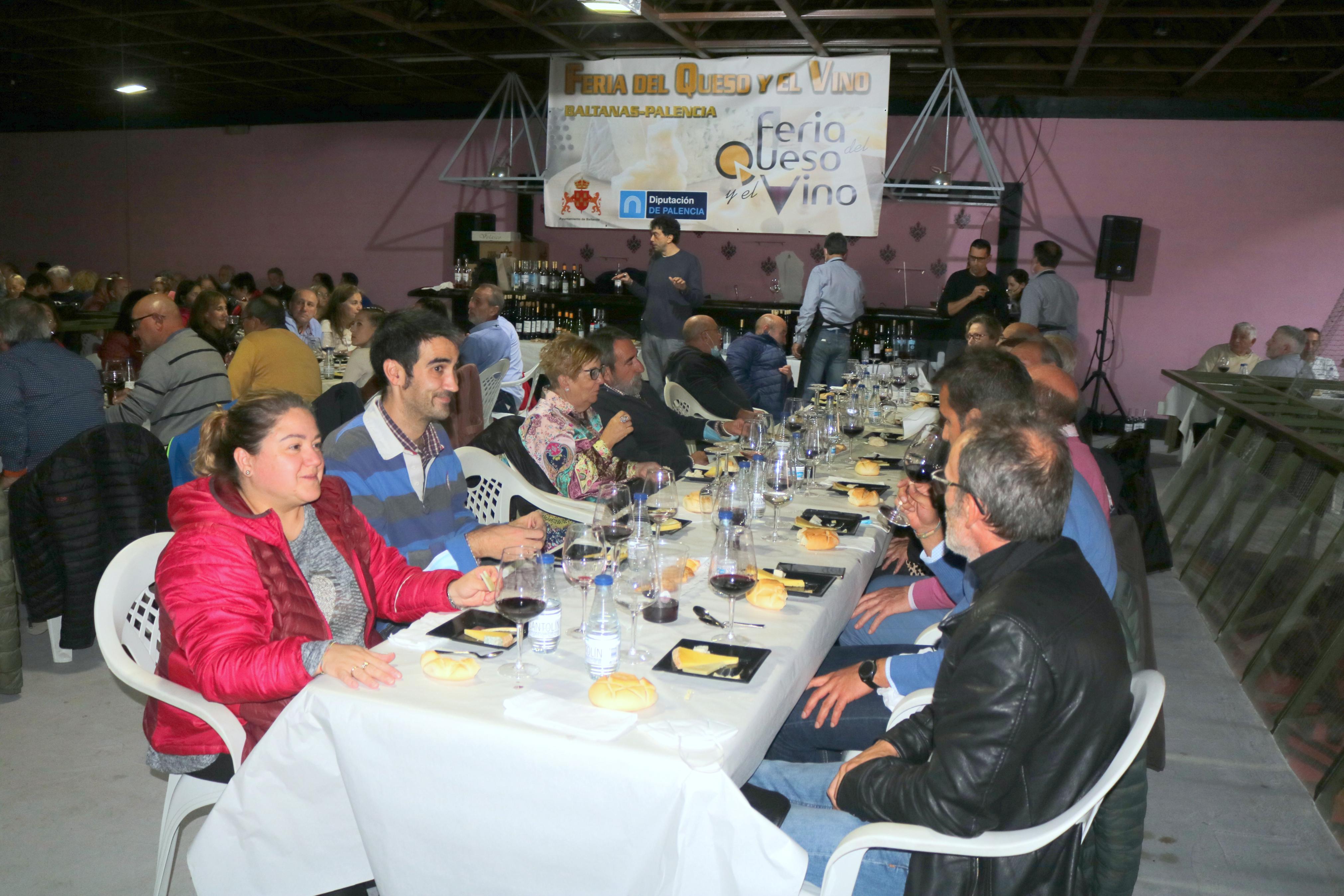 Baltanás disfrutó de la X Feria del Queso y el Vino con diversos actos durante toda la jornada