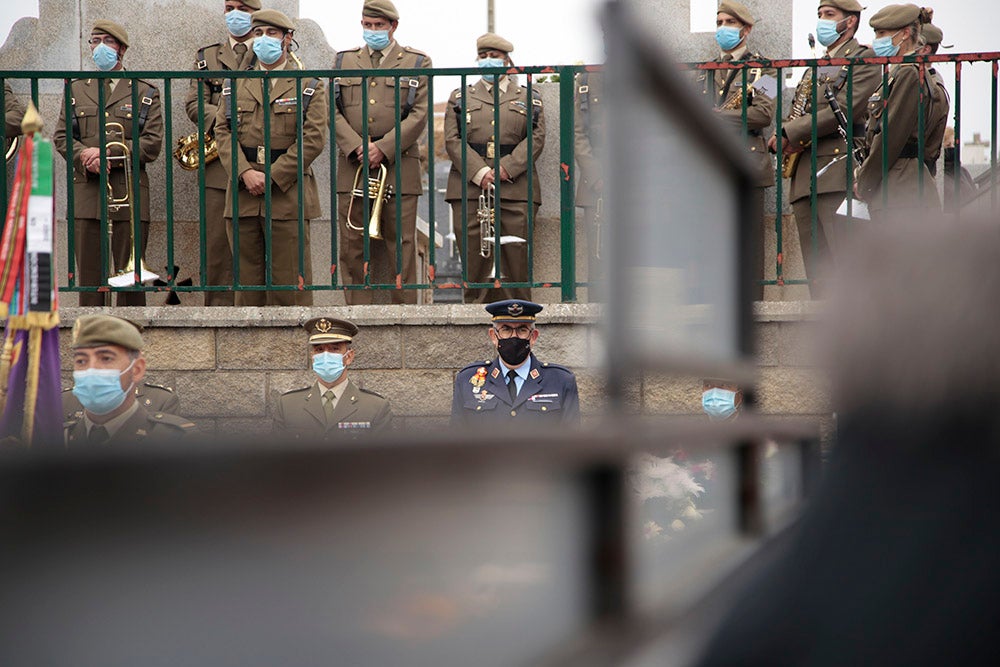 Día de los Caídos por la Patria en el cementerio de Salamanca