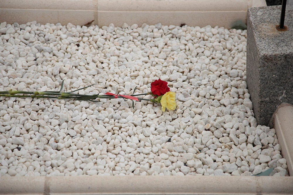 Día de los Caídos por la Patria en el cementerio de Salamanca
