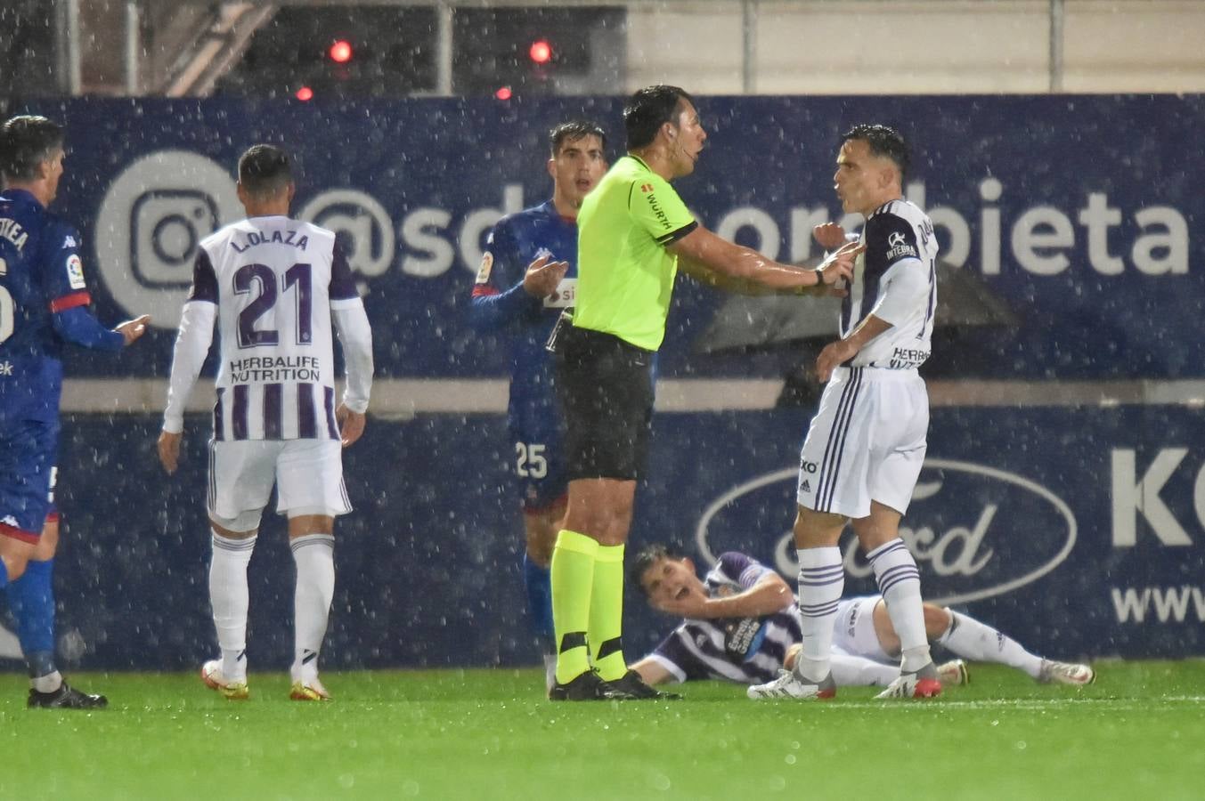 Fotos: Derrota del Real Valladolid ante el Amorebieta (4-1)