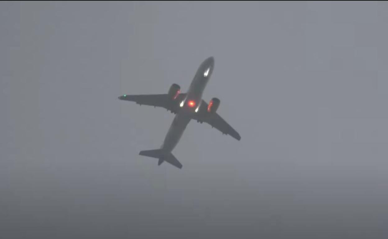 El viento y la lluvia impiden el aterrizaje de un avión en Hondarribia