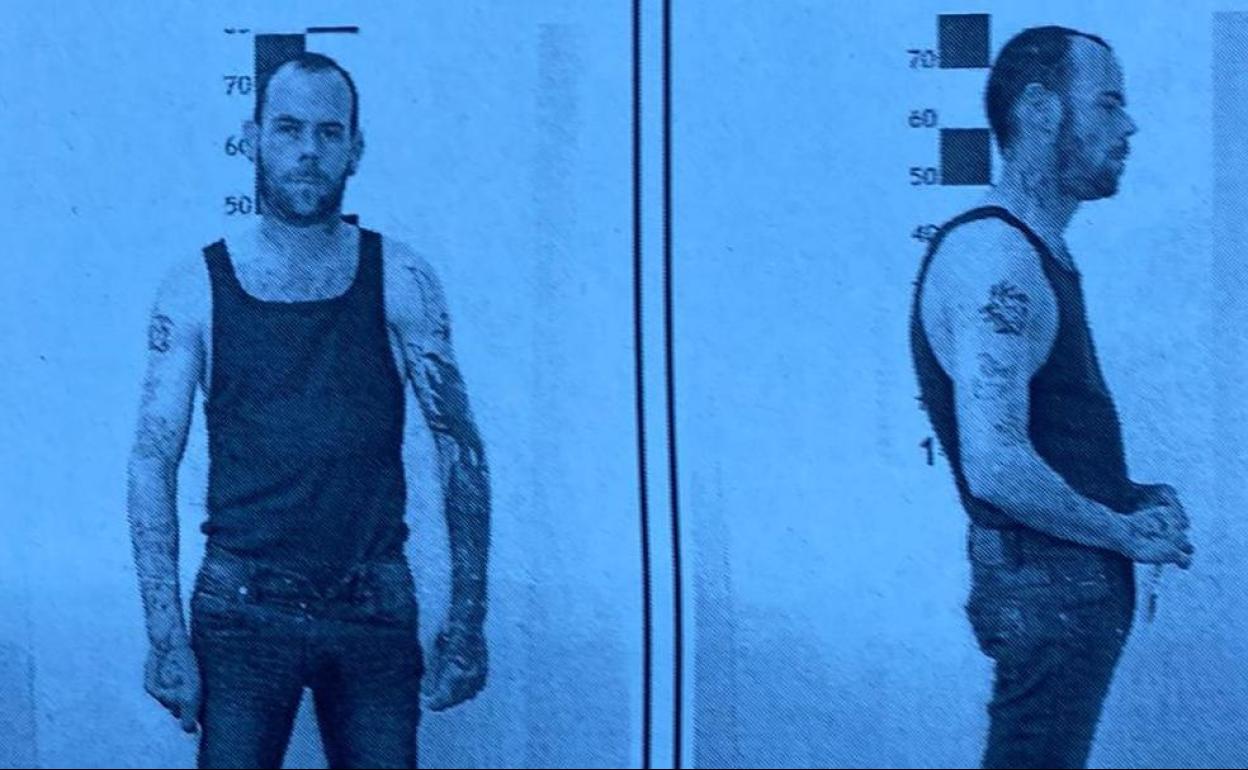 Dos imágenes de su ficha personal como interno de la prisión de Villahierro.