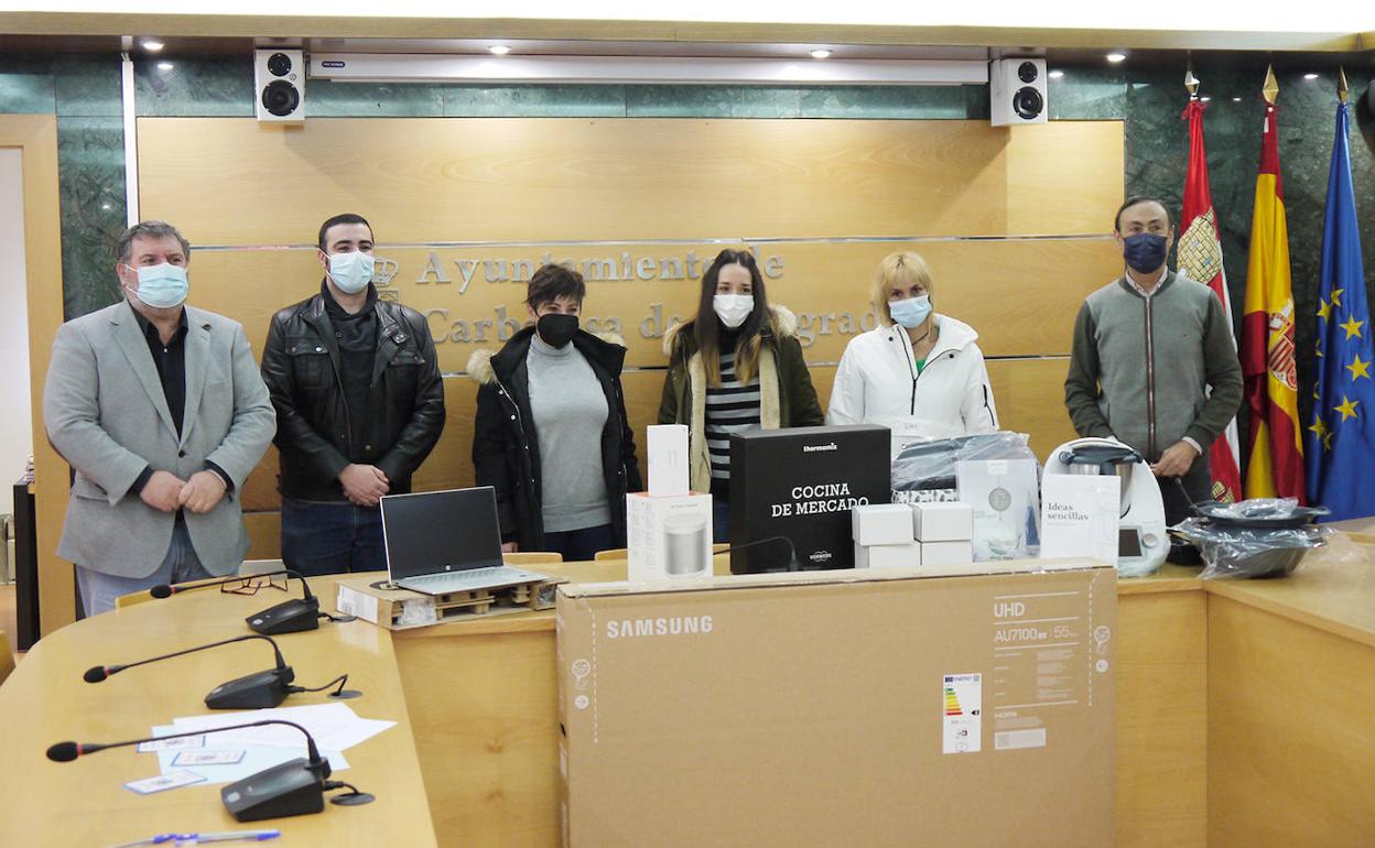 Entrega de premios de la campaña de comercio en Carbajosa de la Sagrada. 