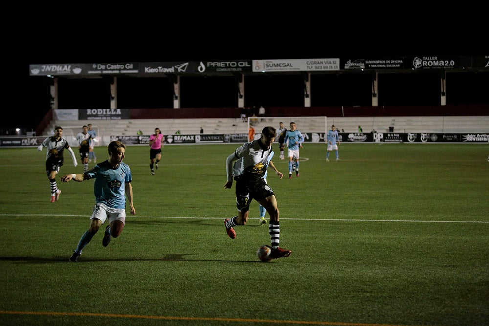 Unionistas y Celta B se reparten los puntos en un partido de plomos fundidos (1-1)