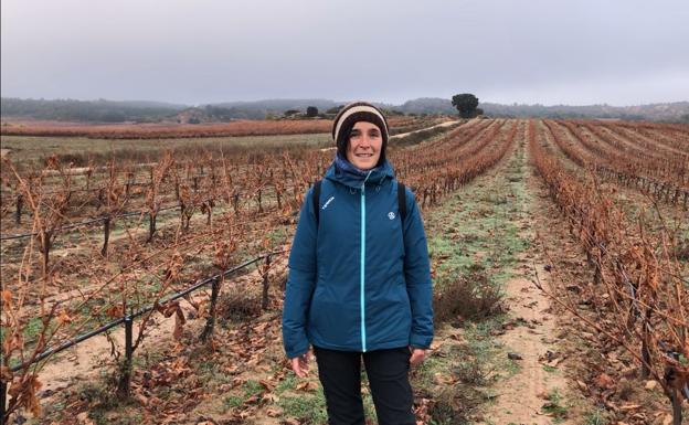 Carmen Araus en una viña de Quintana del Pidio, Burgos. 