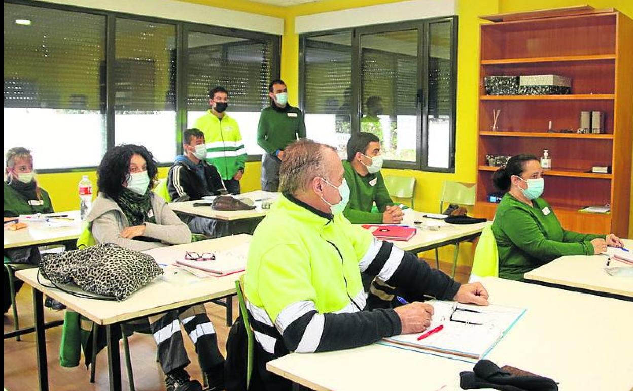 Los alumnos en la inauguración del programa mixto. 