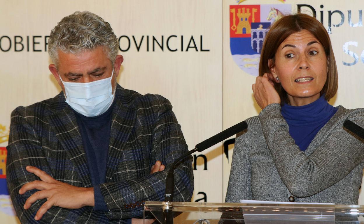 José María Bravo y Magdalena Rodríguez, durante la rueda de prensa.