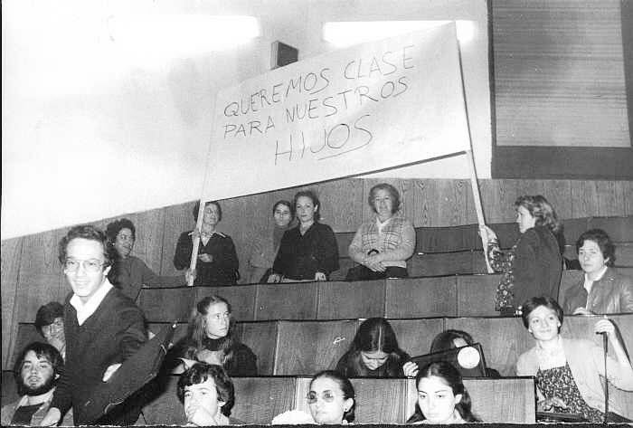 El cierre de la Universidad de Valladolid resultó tan desproporcionado, que varios colectivos salieron a la palestra pública para protestar contra la medida y solicitar la reapertura.