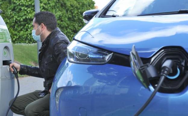 La venta de coches híbridos y eléctricos se dispara en la comunidad el 63% en lo que va de año