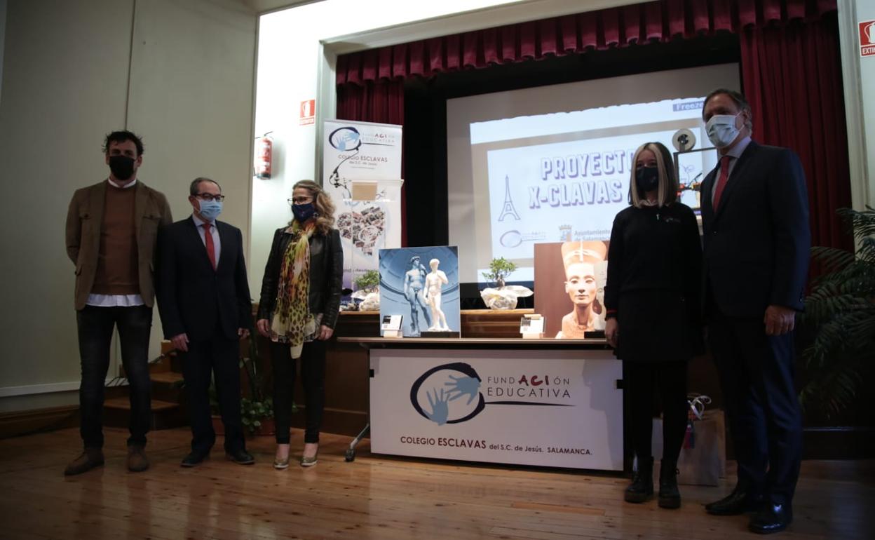 Participantes en la presentación del proyecto.