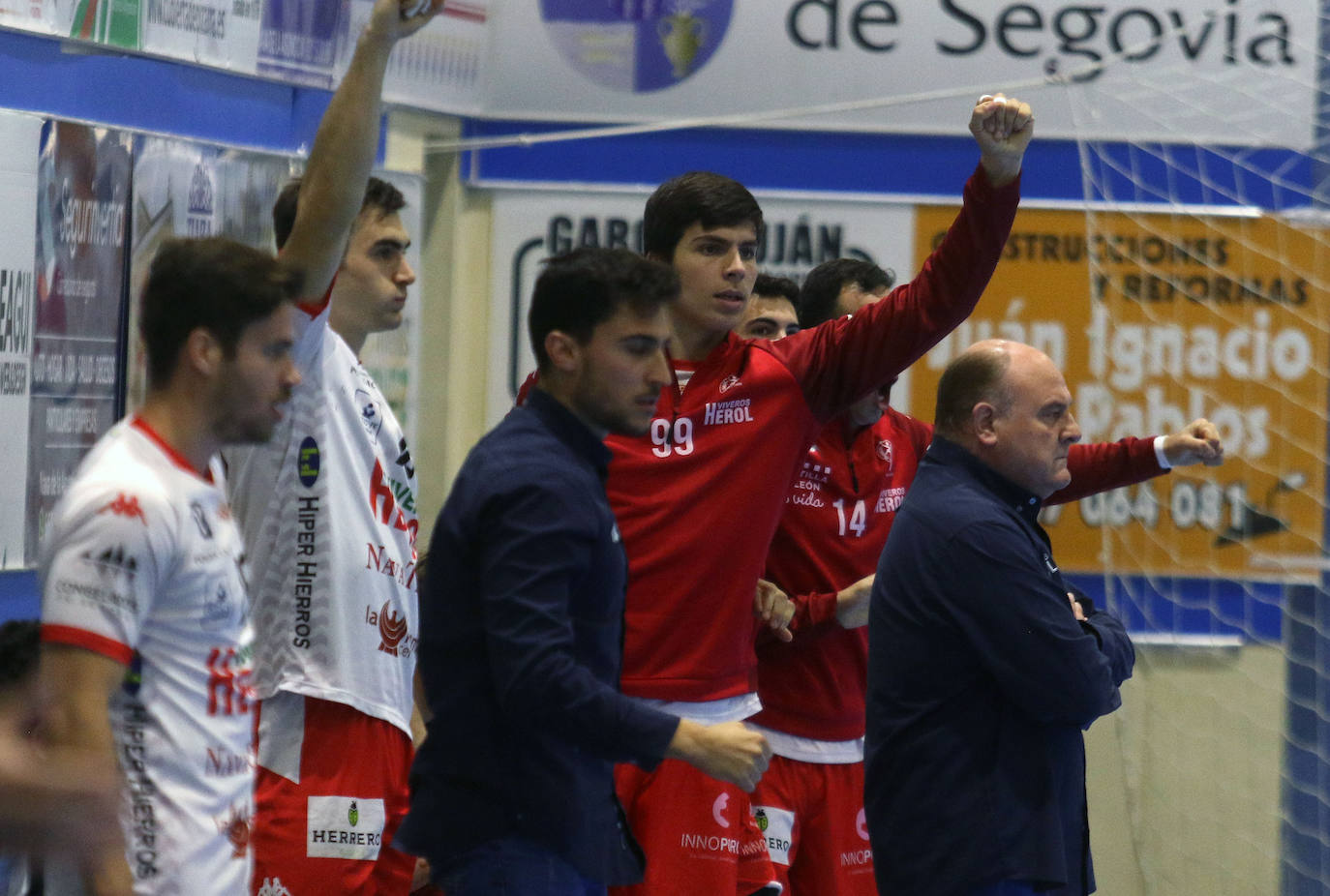 Partido de la Liga Asobal entre el Balonmano Nava y Granollers 