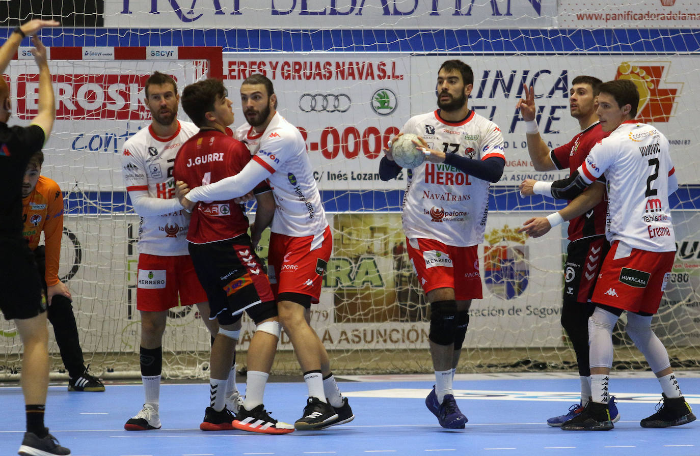 Partido de la Liga Asobal entre el Balonmano Nava y Granollers 