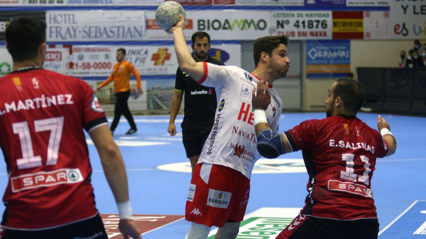 Partido de la Liga Asobal entre el Balonmano Nava y Granollers 