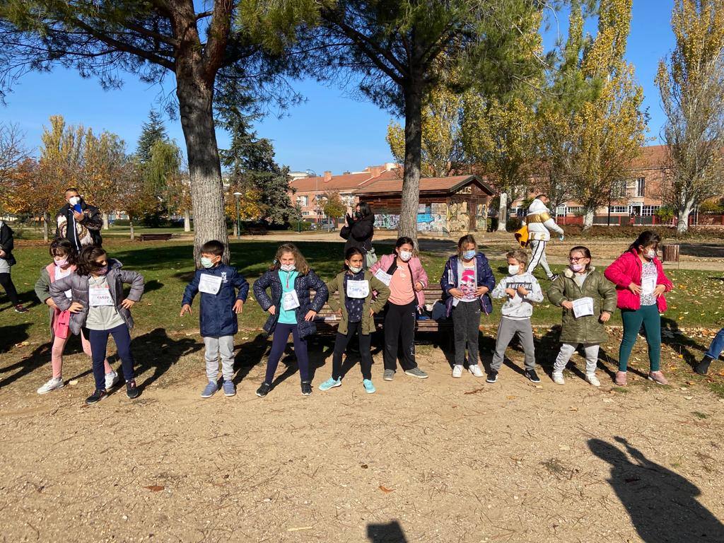 Fotos: Los alumnos del CEIP Parque Alameda bailan contra la obesidad
