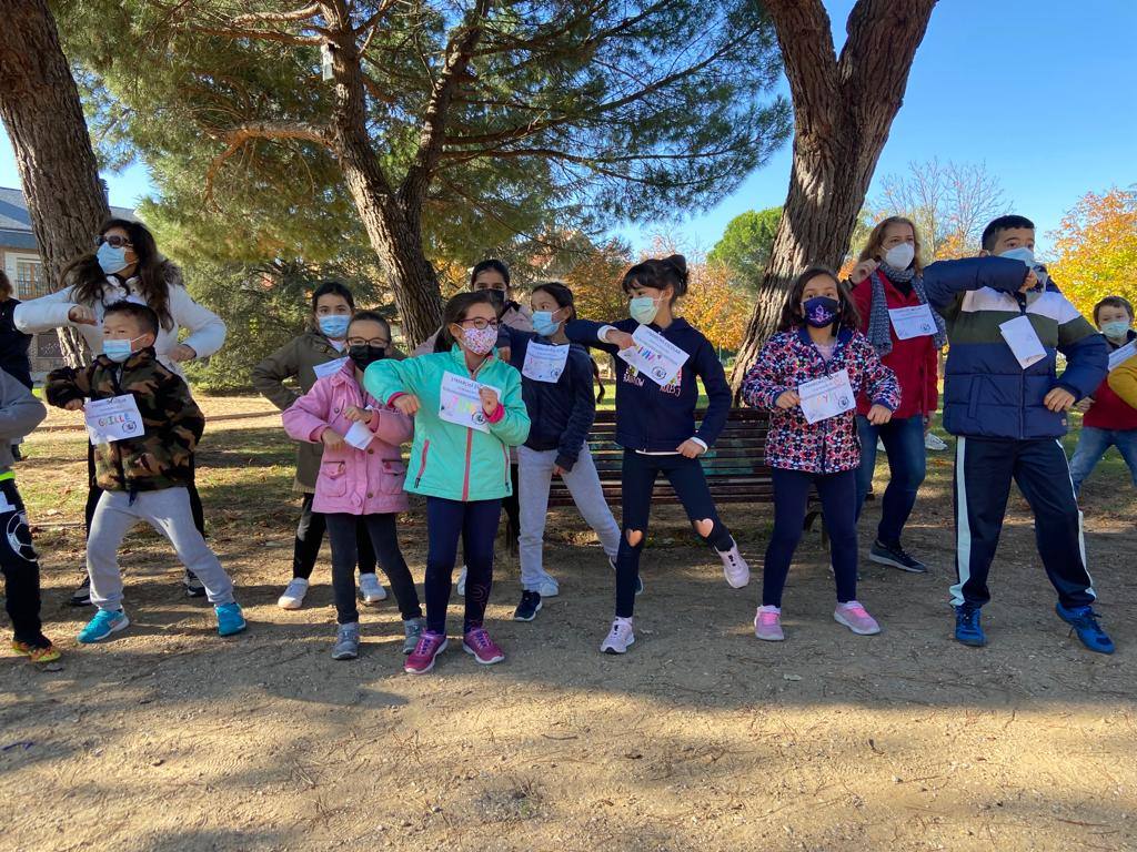 Fotos: Los alumnos del CEIP Parque Alameda bailan contra la obesidad
