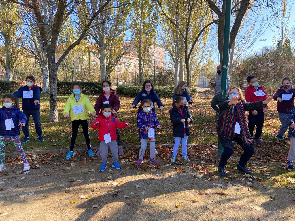 Fotos: Los alumnos del CEIP Parque Alameda bailan contra la obesidad