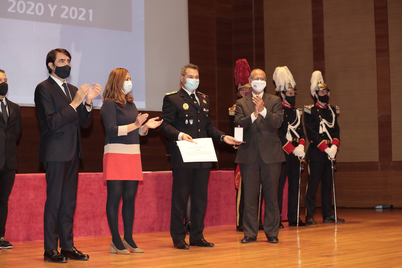 Fotos: Entrega de medallas en el Congreso Autonómico de Coordinación de Policía Local 1/4