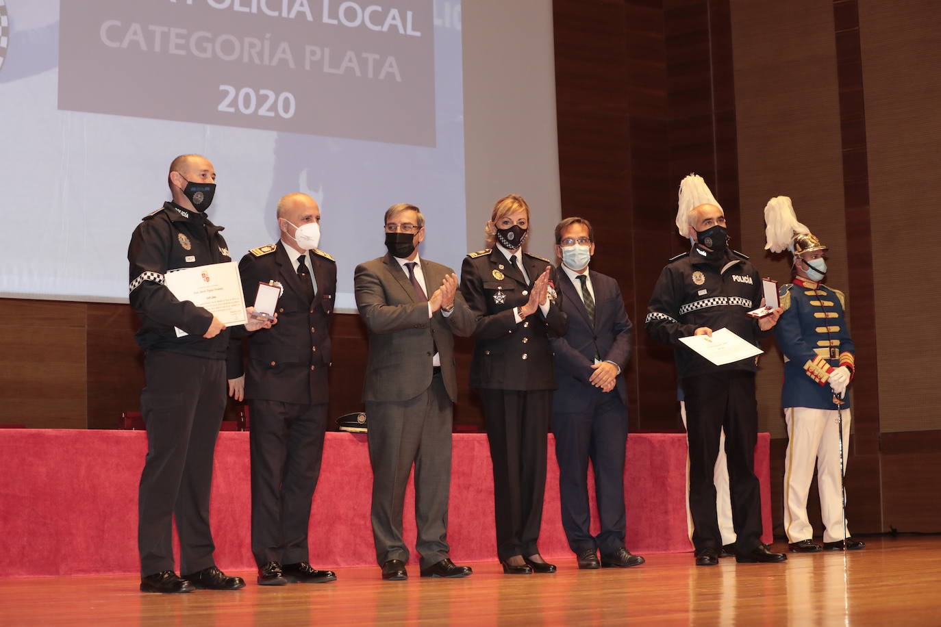 Fotos: Entrega de medallas en el Congreso Autonómico de Coordinación de Policía Local 4/4