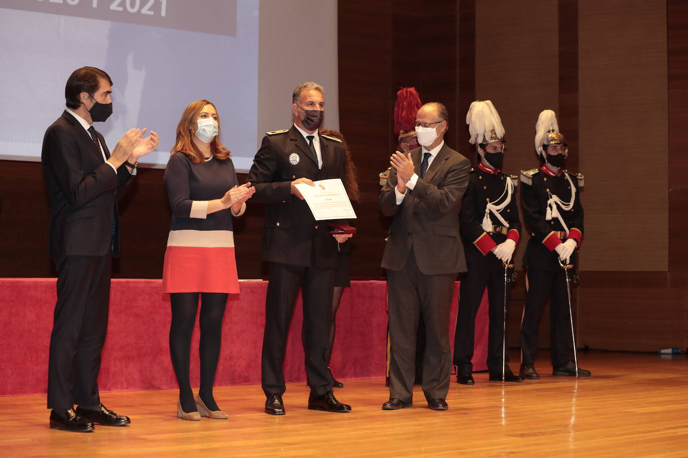 Fotos: Entrega de medallas en el Congreso Autonómico de Coordinación de Policía Local 1/4