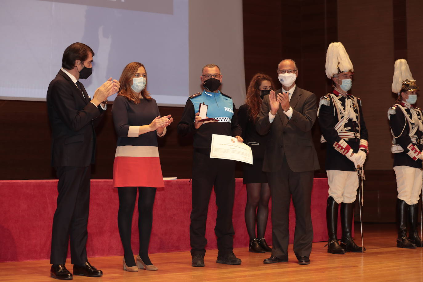 Fotos: Entrega de medallas en el Congreso Autonómico de Coordinación de Policía Local 3/4