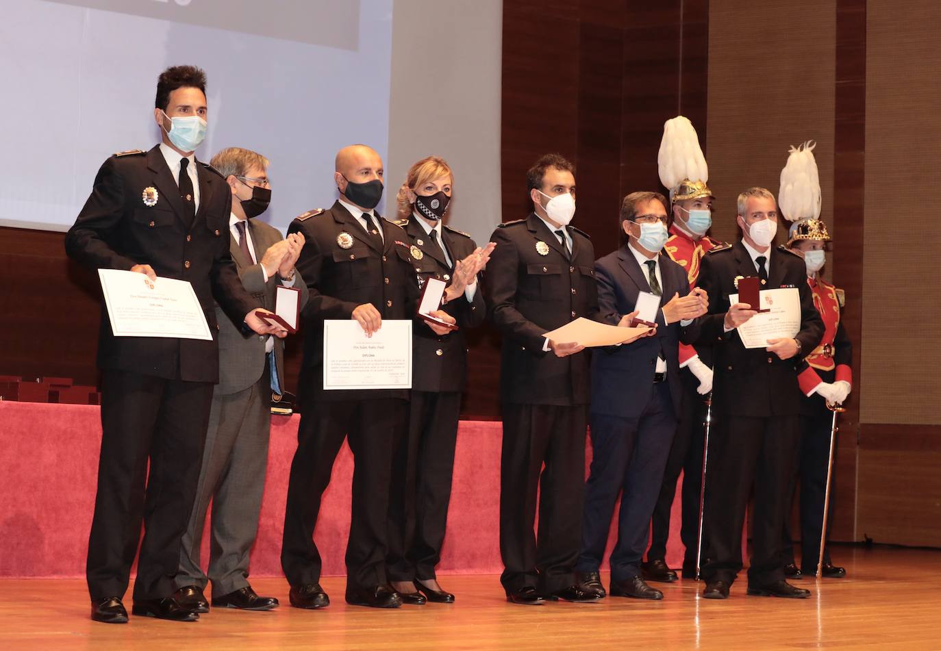 Fotos: Entrega de medallas en el Congreso Autonómico de Coordinación de Policía Local 3/4
