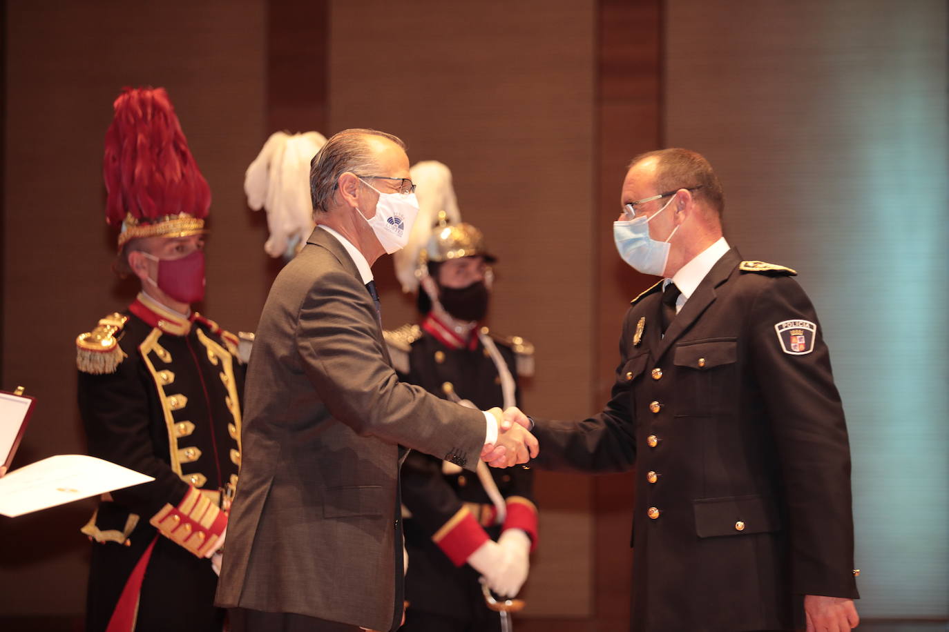 Fotos: Entrega de medallas en el Congreso Autonómico de Coordinación de Policía Local 4/4