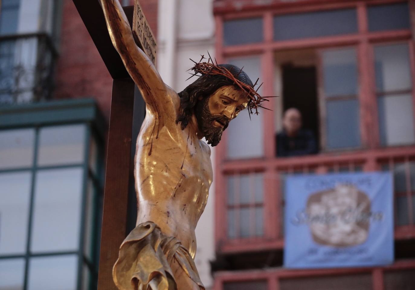 Fotos: La Cofradía de Jesús Nazareno celebra un Via Crucis extraordinario