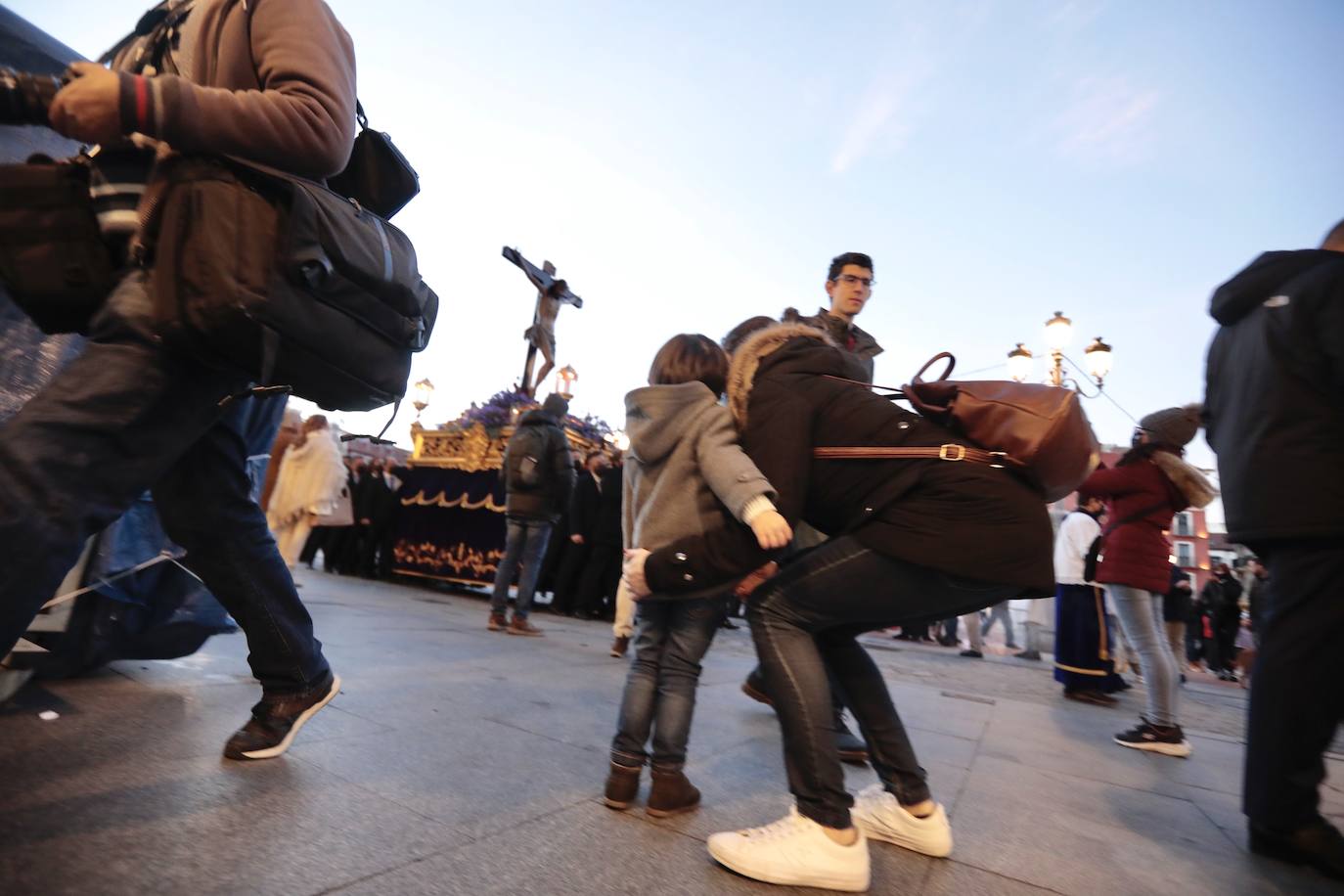Fotos: La Cofradía de Jesús Nazareno celebra un Via Crucis extraordinario