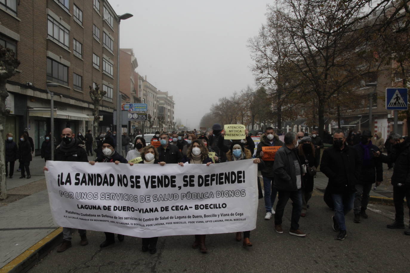 Fotos: Vecinos de Laguna, Boecillo y Viana se concentran para exigir una mejor atención sanitaria