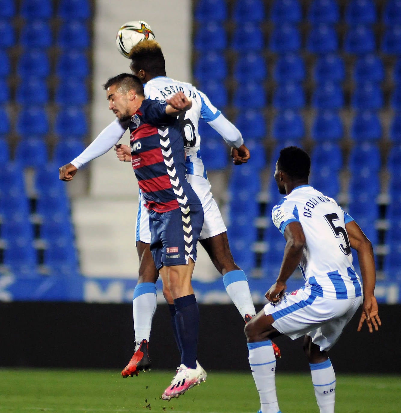 Derrota de la Gimástica en su visita al campo del Leganés. 