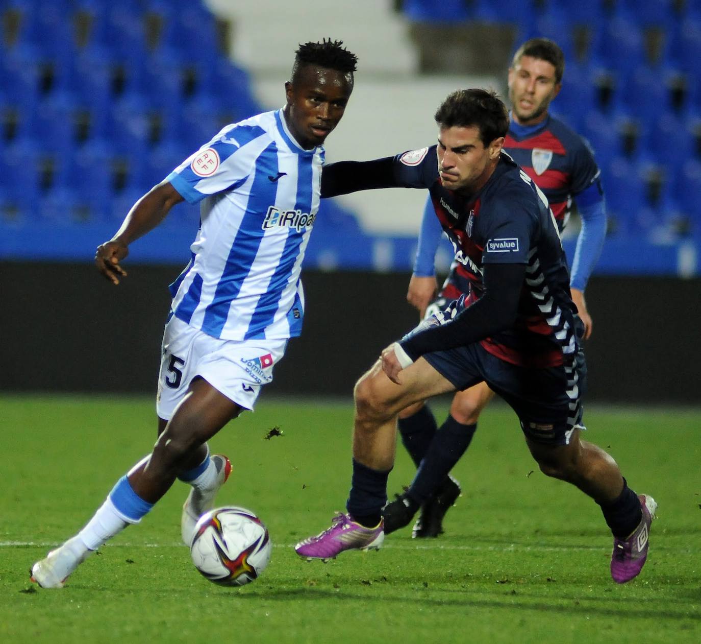 Derrota de la Gimástica en su visita al campo del Leganés. 