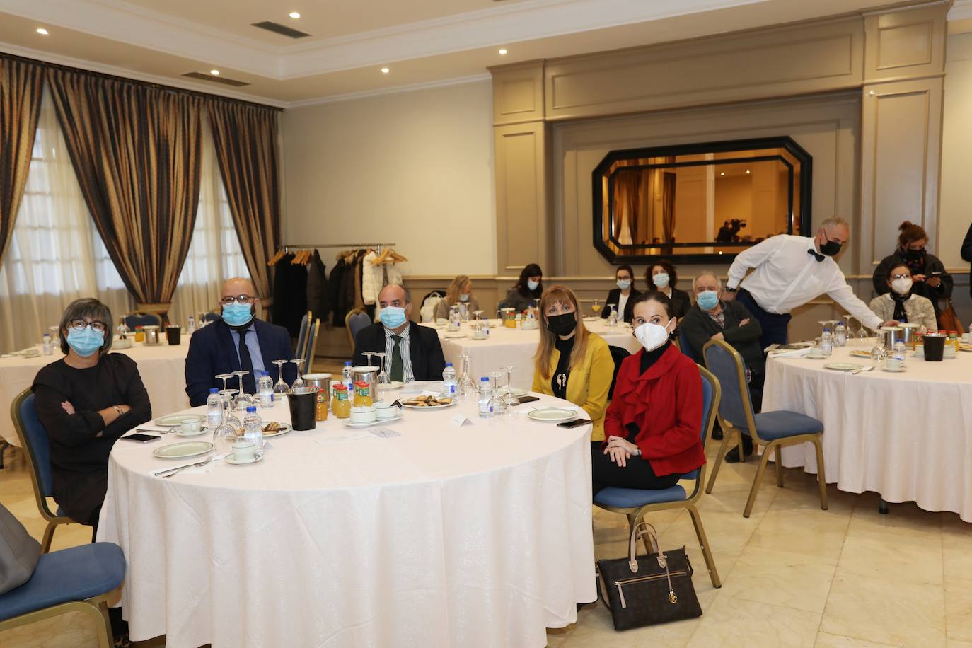 Fotos: Foro económico de El Norte de Castilla con el consejero de Agricultura