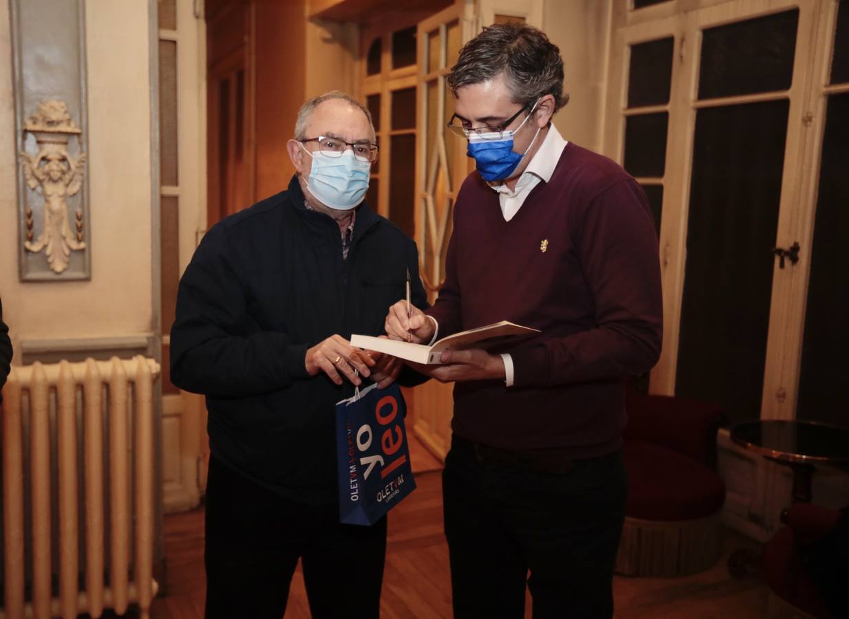 Fotos: Eduardo Madina y Borja Sémper, en el Aula de Cultura de El Norte de Castilla