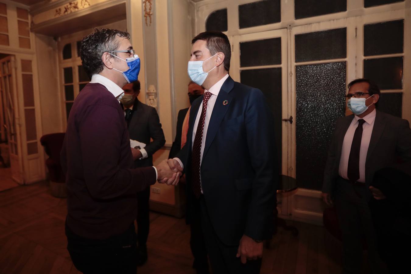 Fotos: Eduardo Madina y Borja Sémper, en el Aula de Cultura de El Norte de Castilla