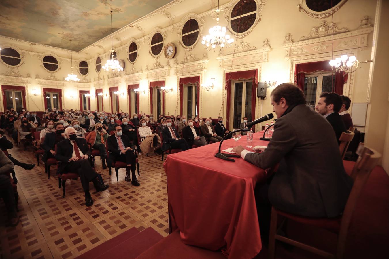 Fotos: Eduardo Madina y Borja Sémper, en el Aula de Cultura de El Norte de Castilla