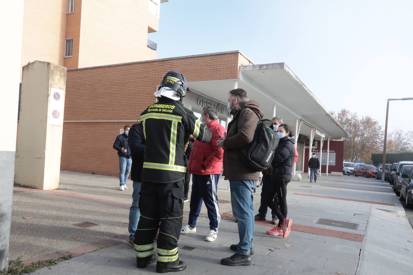 Fotos: Un incendio calcina tres coches en un garaje de Arroyo