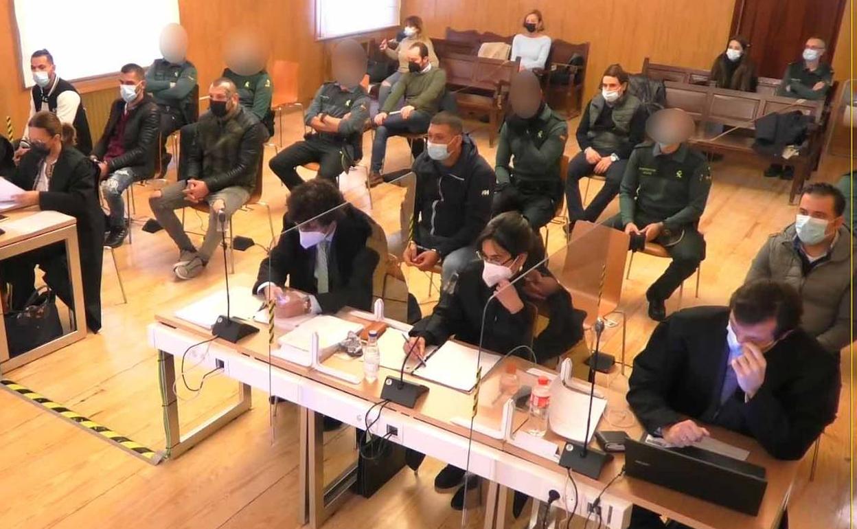 Los acusados, durante la última sesión del juicio celebrada el pasado viernes. 