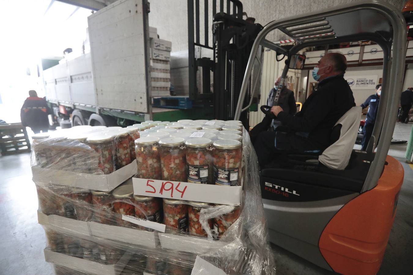 Fotos: El Banco de Alimentos de Valladolid se prepara para la &#039;gran recogida&#039;