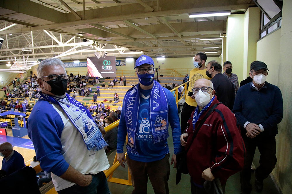 Ovación para Miguel Ángel Ortega en el regreso de la competición liguera a Würzburg con la afición disfrutando de una abultada victoria