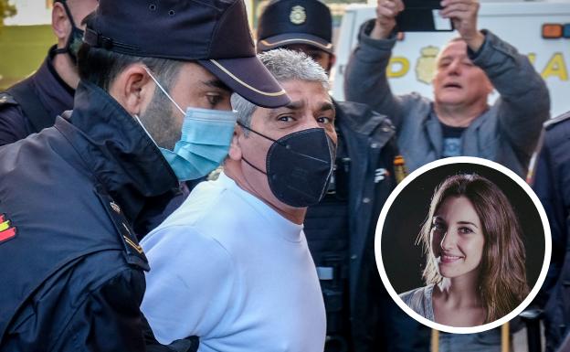 Bernardo Montoya, trasladado a la Audiencia Provincial de Huelva. A la derecha, imagen de recuerdo de Laura Luelmo.