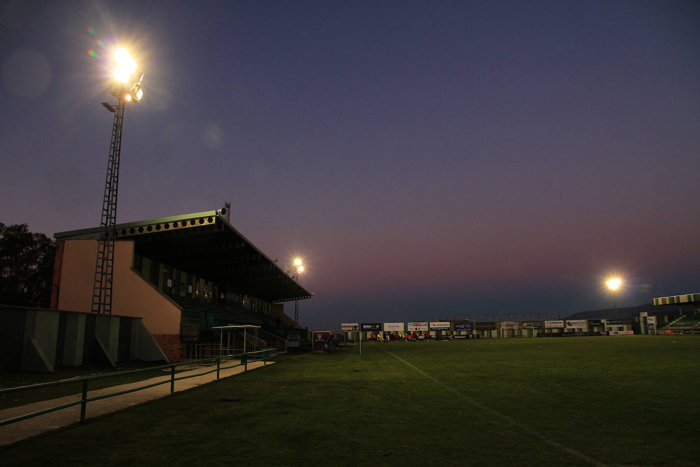 Iluminación en el campo de La Albuera.