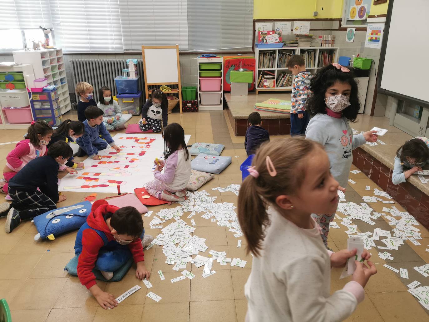 Fotos: Los alumnos del Colegio de La Salle de Valladolid acuden a clase en pijama