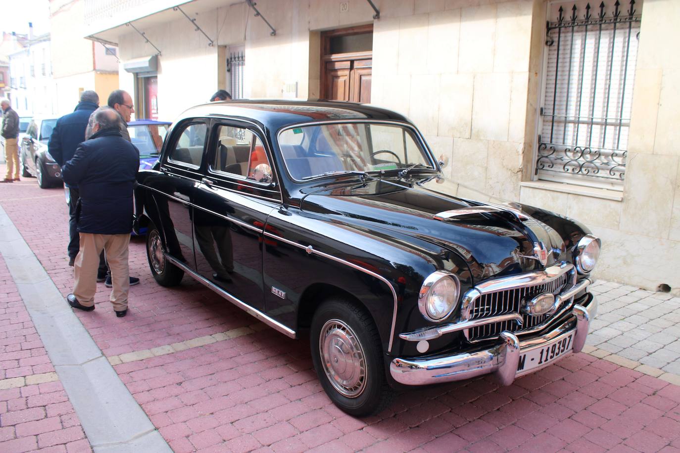 Fotos: Los coches clásicos despiertan admiración en el Cerrato
