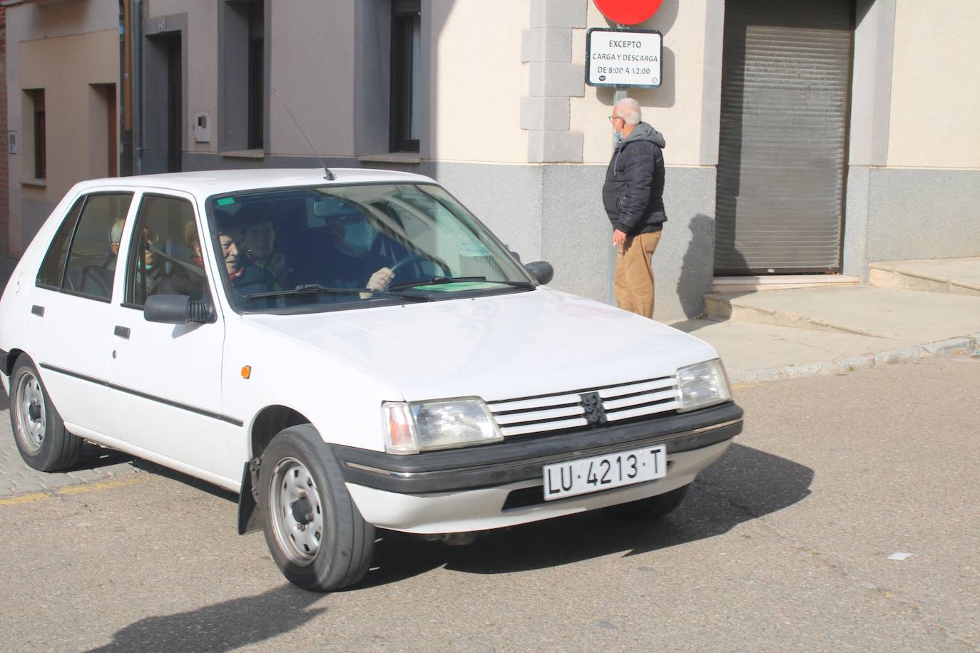 Fotos: Los coches clásicos despiertan admiración en el Cerrato