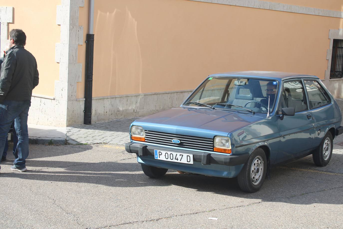 Fotos: Los coches clásicos despiertan admiración en el Cerrato
