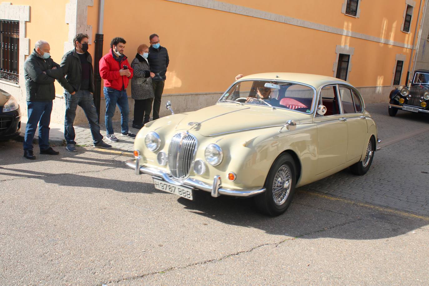 Fotos: Los coches clásicos despiertan admiración en el Cerrato