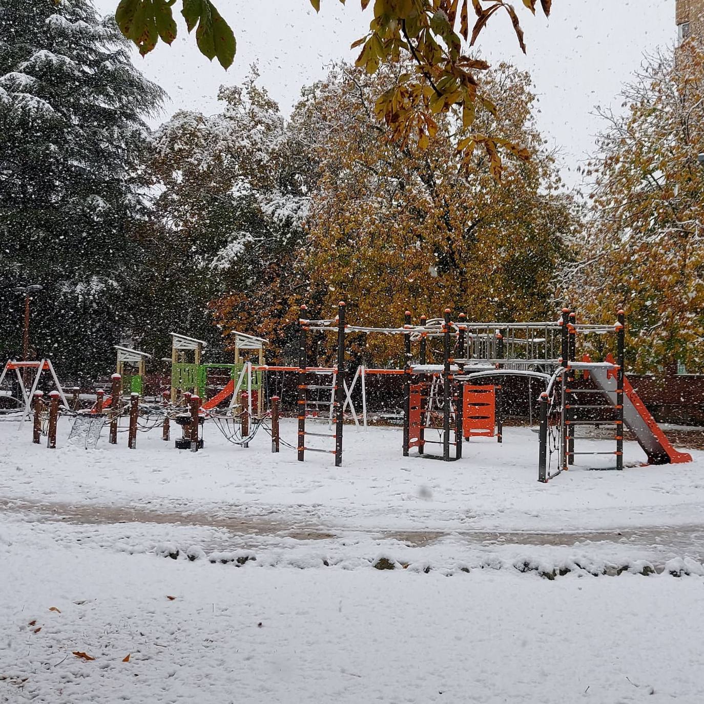 La nieve deja bonitas estampas en la ciudad
